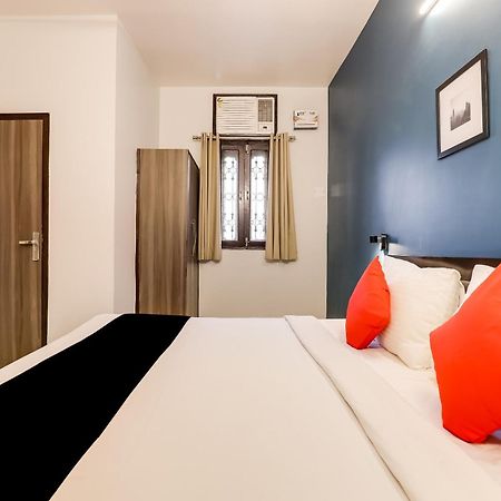 Collection O 71756 Hotel Silver Arrow Near Pacific Mall Tagore Garden Delhi  Exteriör bild
