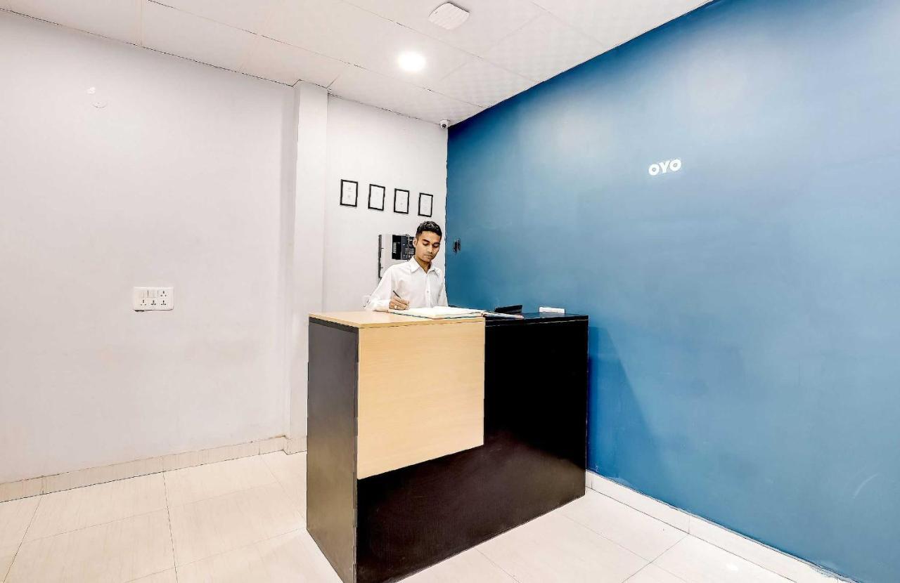 Collection O 71756 Hotel Silver Arrow Near Pacific Mall Tagore Garden Delhi  Exteriör bild