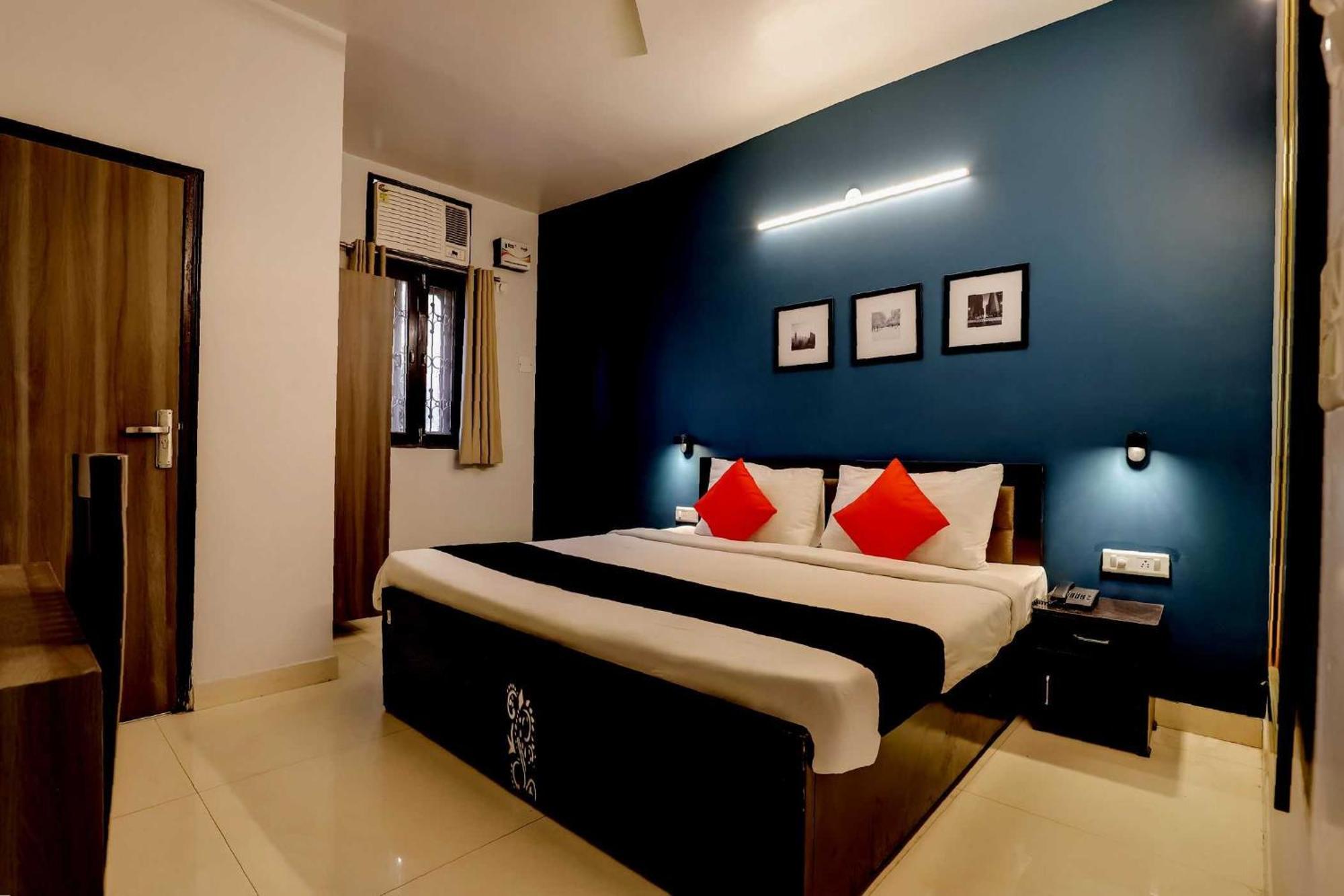 Collection O 71756 Hotel Silver Arrow Near Pacific Mall Tagore Garden Delhi  Exteriör bild